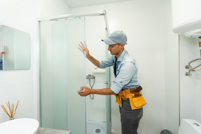 Shower with Space-Saving Sliding Door
